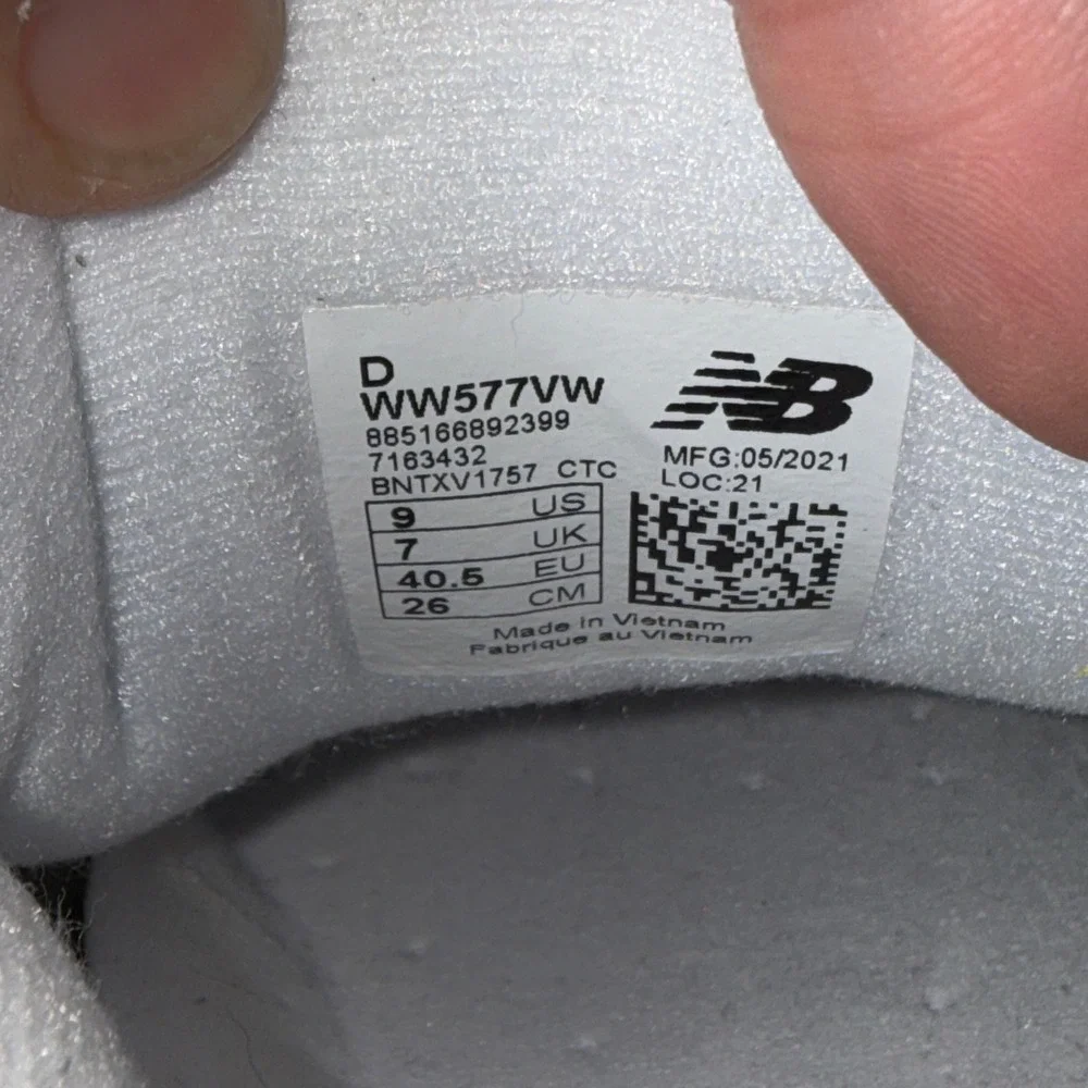 New Balance 577 White‎ Leather Hook and Loop Walking Shoes WW577VW Womens 9 D